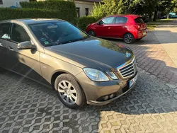 Braun Gebraucht 2010 Mercedes E200 Limousine | 8.500 € (Guter Preis)
