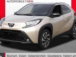 Beige Neu 2025 Toyota Aygo Play Kleinwagen | 18.889 €