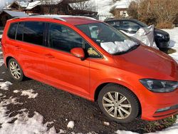 Orange Gebraucht 2016 VW Touran Comfortline Van / Kleinbus | 12.999 € (Etwas zu teuer)