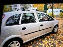 Silber Gebraucht 2004 Opel Meriva Van / Kleinbus | 520 € (Guter Preis)