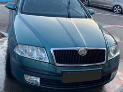 Grün Gebraucht 2007 Skoda Octavia Kombi | 2.400 €