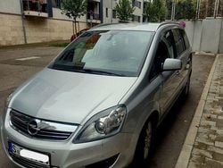 Silber Gebraucht 2011 Opel Zafira Design Edition Van / Kleinbus | 4.999 € (Guter Preis)