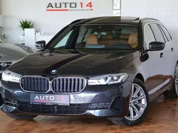 Grau Gebraucht 2021 BMW 520 Kombi | 27.490 € (Guter Preis)