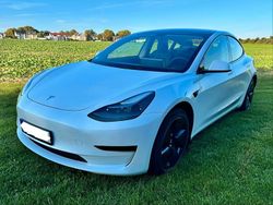 Weiß Gebraucht 2021 Tesla Model 3 Standard Range Plus Limousine | 23.900 € (Guter Preis)
