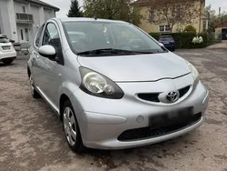 Silber Gebraucht 2007 Toyota Aygo Kleinwagen | 2.250 € (Fairer Preis)