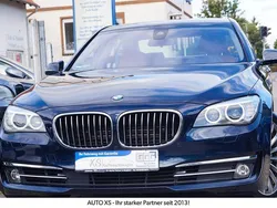 Blau Gebraucht 2014 BMW 750 Shadowline Limousine | 21.490 €
