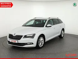 Weiß Gebraucht 2019 Skoda Superb Style Kombi | 27.490 € (Fairer Preis)