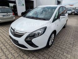Weiß Gebraucht 2016 Opel Zafira Tourer drive Van / Kleinbus | 9.499 € (Fairer Preis)