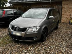 Grau Gebraucht 2008 VW Touran Van / Kleinbus | 4.600 € (Etwas zu teuer)