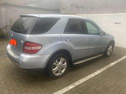Blau Gebraucht 2007 Mercedes ML350 SUV | 11.000 €