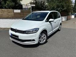 Weiß Gebraucht 2021 VW Touran Comfortline Van / Kleinbus | 12.700 € (Fairer Preis)