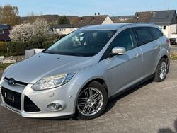 Silber Gebraucht 2012 Ford Focus Limousine | 3.490 € (Guter Preis)