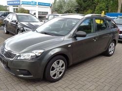 Grau Gebraucht 2011 Kia Ceed Sportswagon LX Kombi | 3.650 € (Etwas zu teuer)