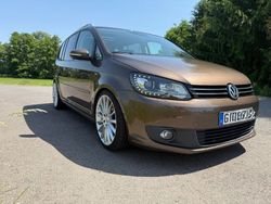 Braun Gebraucht 2013 VW Touran Life Van / Kleinbus | 9.400 € (Fairer Preis)