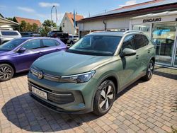 Cipressinogrün metallic Gebraucht 2024 VW Tiguan SUV | 41.900 € (Etwas zu teuer)