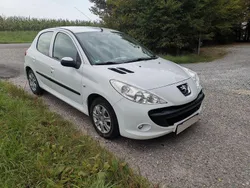 Weiß Gebraucht 2010 Peugeot 206 Limousine | 600 € (Guter Preis)