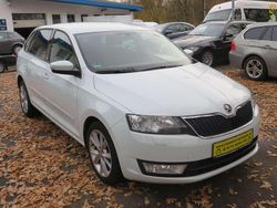 Laserweiss Gebraucht 2016 Skoda Rapid Joy Kleinwagen | 7.200 € (Teuer)