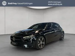 Schwarz kosmosschwarz metallic metallic Gebraucht 2024 Mercedes A180 Advanced Plus Limousine | 29.300 € (Guter Preis)