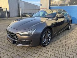 Grau Gebraucht 2018 Maserati Ghibli GranLusso Limousine | 24.950 € (Fairer Preis)