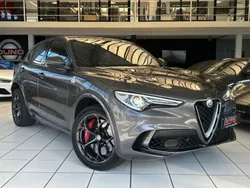 Grau Gebraucht 2017 Alfa Romeo Stelvio Quadrifoglio SUV | 41.900 € (Guter Preis)
