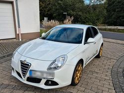 Weiß Gebraucht 2012 Alfa Romeo Giulietta Kleinwagen | 5.400 € (Teuer)