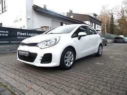 Weiß Gebraucht 2017 Kia Rio Limousine | 7.400 € (Fairer Preis)