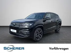 Schwarz (metallic) Gebraucht 2025 VW Tayron R-line SUV | 57.900 € (Guter Preis)