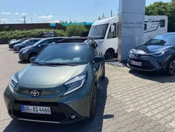 Grün Gebraucht 2023 Toyota Aygo Style Kleinwagen | 18.990 € (Teuer)