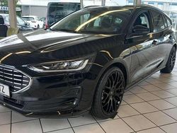 Agate black metallic Gebraucht 2023 Ford Focus Titanium X Kombi | 26.370 € (Fairer Preis)