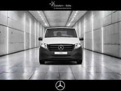 Weiss Gebraucht 2024 Mercedes Vito Van / Kleinbus | 36.163 € (Fairer Preis)