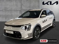 (swp) snow white pearl Gebraucht 2024 Kia e-Niro Inspiration SUV | 36.990 € (Fairer Preis)