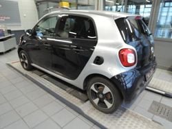 Schwarz Gebraucht 2021 Smart ForFour Electric Drive Limousine | 6.910 € (Guter Preis)