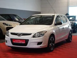 Weiß Gebraucht 2009 Hyundai i30 Limousine | 3.950 € (Fairer Preis)