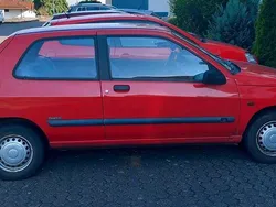 Rot Gebraucht 1996 Renault Clio Kleinwagen | 2.300 €
