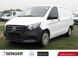 Weiß Gebraucht 2024 Mercedes Vito Van / Kleinbus | 37.545 € (Fairer Preis)