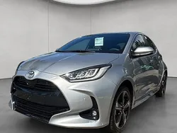 Silber Neu 2025 Toyota Yaris Hybrid Style Limousine | 30.940 € (Fairer Preis)