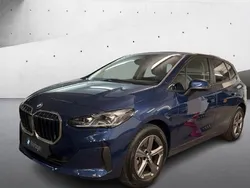 Blau Gebraucht 2023 BMW 218 Luxury Line Kombi | 29.400 € (Fairer Preis)