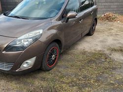 Braun Gebraucht 2010 Renault Grand Scénic III Dynamique Van / Kleinbus | 4.700 € (Fairer Preis)