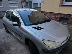 Silber Gebraucht 2003 Peugeot 206 Kleinwagen | 500 € (Guter Preis)