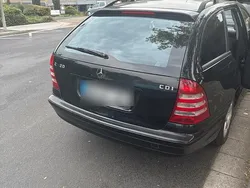 Schwarz Gebraucht 2002 Mercedes C220 Kombi | 1.550 €