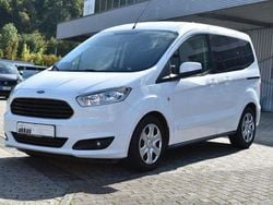 Weiß Gebraucht 2016 Ford Tourneo Courier Trend Van / Kleinbus | 8.900 € (Fairer Preis)