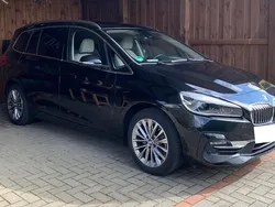 Schwarz Gebraucht 2018 BMW 218 Gran Tourer Luxury Line Van / Kleinbus | 17.900 € (Fairer Preis)