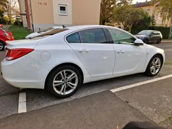 Weiß Gebraucht 2012 Opel Insignia Limousine | 6.000 € (Teuer)