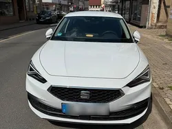 Weiß Gebraucht 2024 Seat Leon Style Limousine | 23.800 € (Teuer)