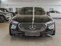 Schwarz unilack schwarz Gebraucht 2025 Mercedes E200 AMG Limousine | 54.880 € (Superpreis)