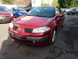 Feuerrot Gebraucht 2004 Renault Mégane Cabriolet Dynamique Cabrio | 3.450 € (Teuer)