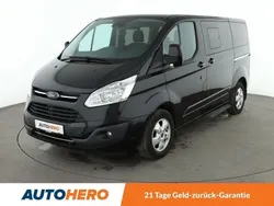 Schwarz Gebraucht 2018 Ford Tourneo Titanium Van / Kleinbus | 26.390 € (Guter Preis)