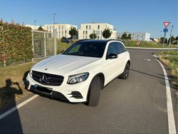 Weiß Gebraucht 2016 Mercedes GLC220 AMG line SUV | 24.790 € (Fairer Preis)