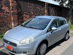 Silber Gebraucht 2006 Fiat Grande Punto Kleinwagen | 1.600 €