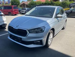 Brilliant silber metallic Gebraucht 2025 Skoda Fabia Selection | 20.695 € (Fairer Preis)